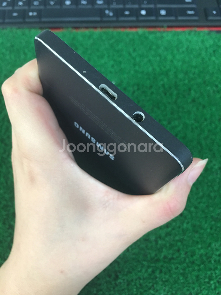 갤럭시 A7 2015년 16기가 블랙색상 판매 (--7