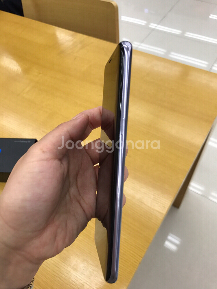 갤럭시s8 64g 오키드그레이 s급 완박 판매합니--2
