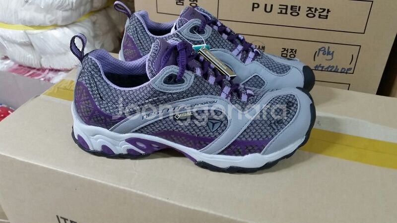 트렉스타 고어텍스 트레킹화 240--1