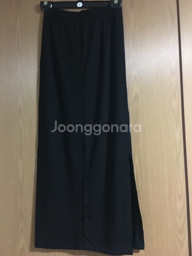 드메종 슬릿 롱스커트 팝니다---1