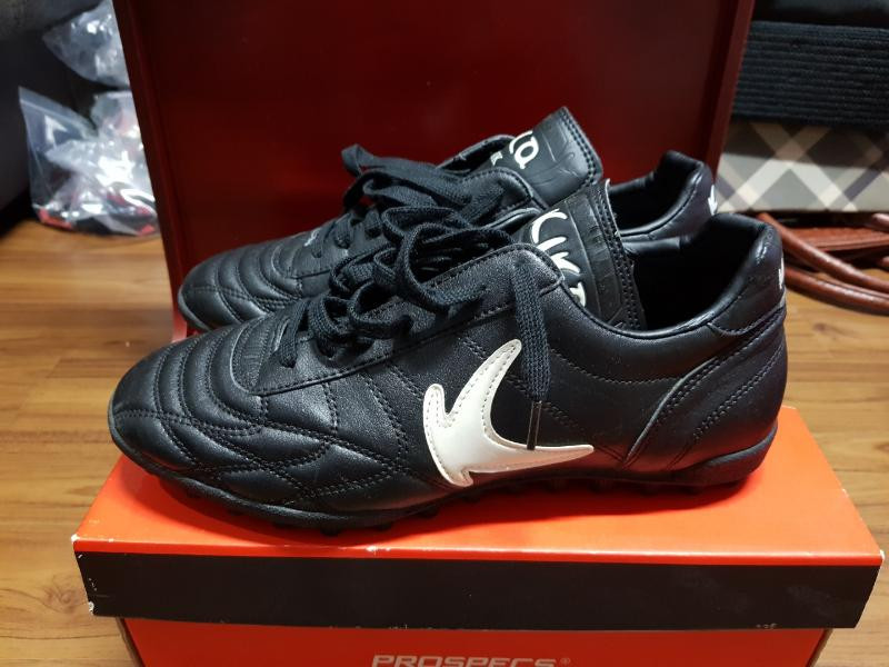 KIKA 키카  축구화 270mm 2만원 이미지