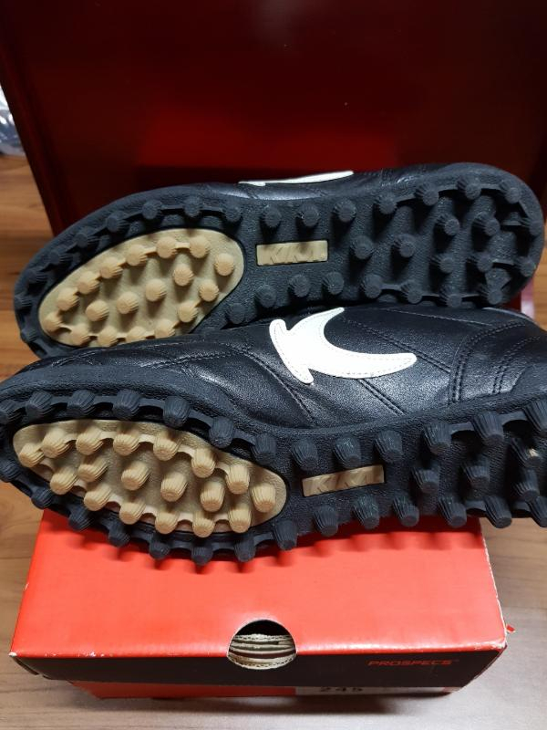 KIKA 키카  축구화 270mm 2만원 이미지