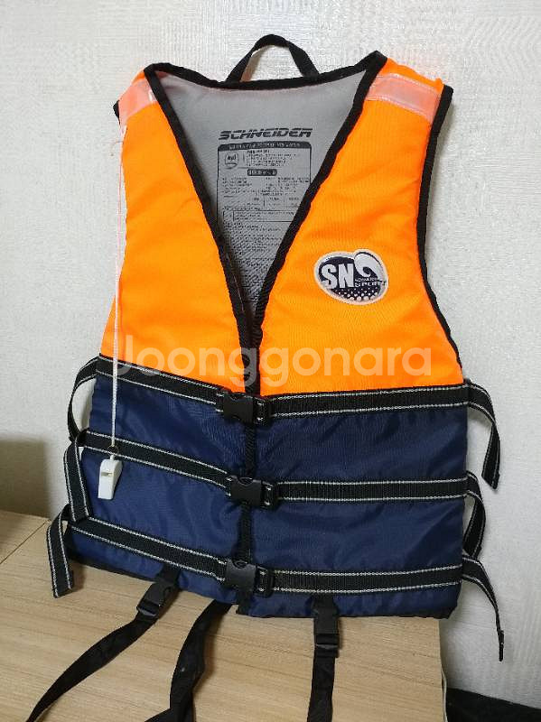 한번 사용한 구명조끼 팔아요 :)--0