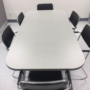 사무실 회이용 테이블