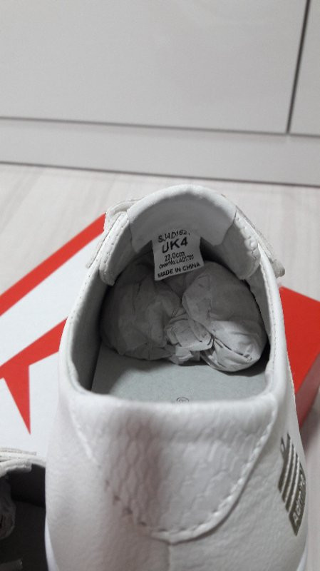 스니커즈 흰색 A급 백화점정품입니다.--3