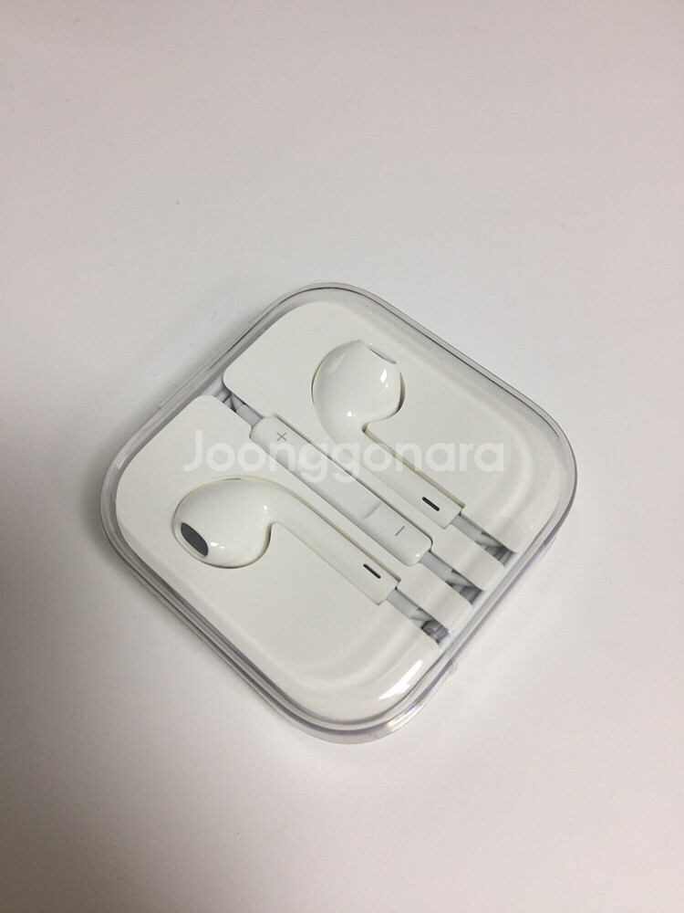 아이폰 이어폰 (아이튠즈 기프트 $15 같이 드려--0