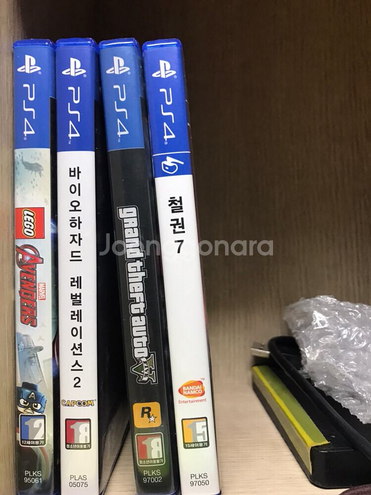 플스 슬림 + 타이틀 + 듀얼쇼크2개 + 조이스틱--3