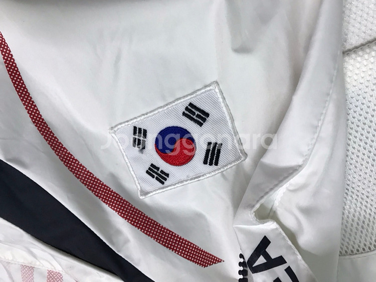 국가대표 휠라 바람막이--3