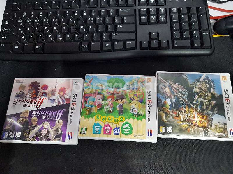 뉴 닌텐도3ds xl본체와 충전기 및 몬스터헌터4--3