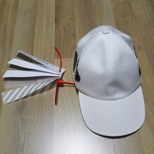 [off white]오프화이트 스프레이 볼캡 화이
