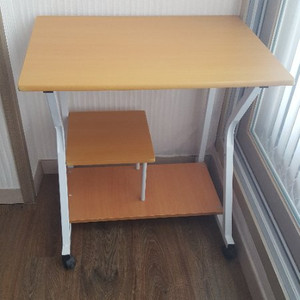 컴퓨터책상 그냥 가져가세요~