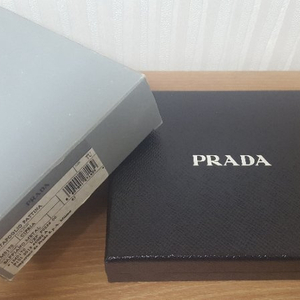 프라다 중지갑 정품 