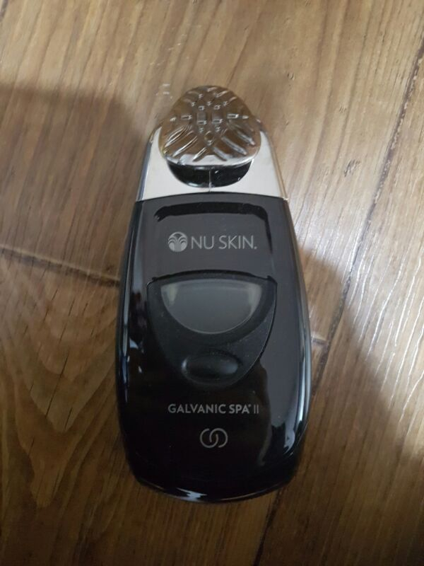 뉴스킨 갈바닉 120,000 팝니다--1