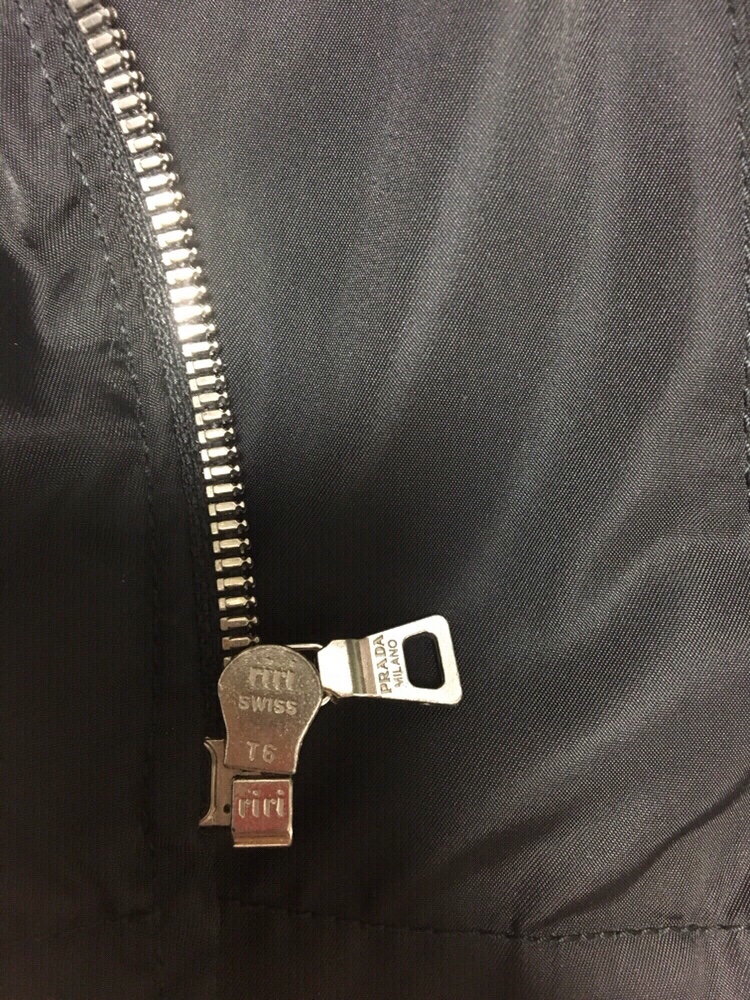 프라다 자켓 이미지