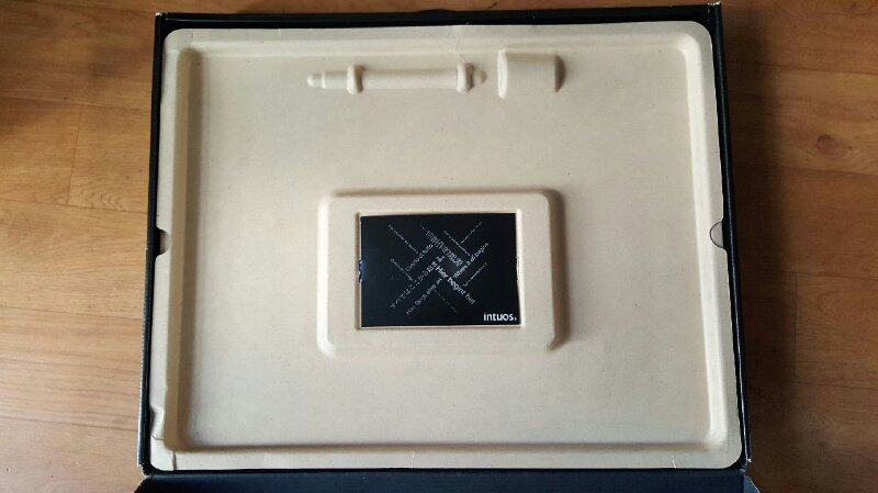 intuos5 touch pen tablet PT--1