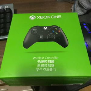 XBOX ONE 패드 판매합니다 (상태A급)