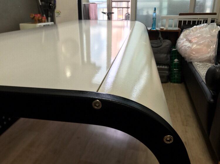 흰색 사무용 책상 판매합니다 이미지