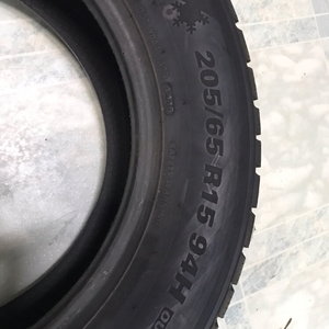 스노우타이어205/65R15