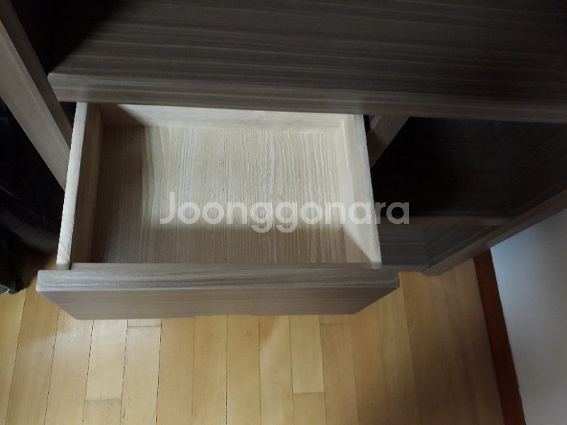 (뽕이네)깔끔한책장 저렴하게한매합니다.--2