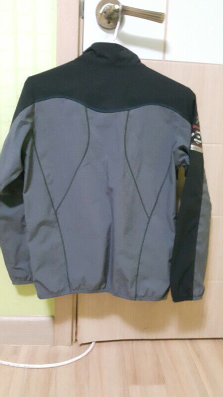 아이더 바람막이--1