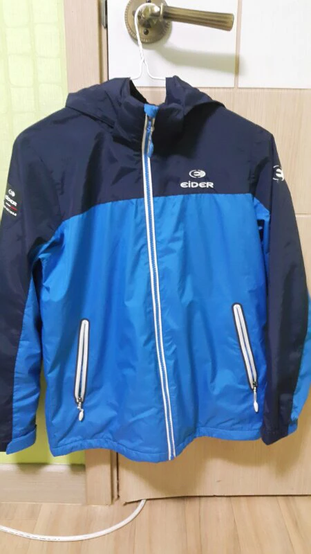 아이더 바람막이 이미지