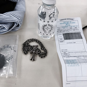 크롬하츠 페이퍼체인 크로스 목걸이 원가 200