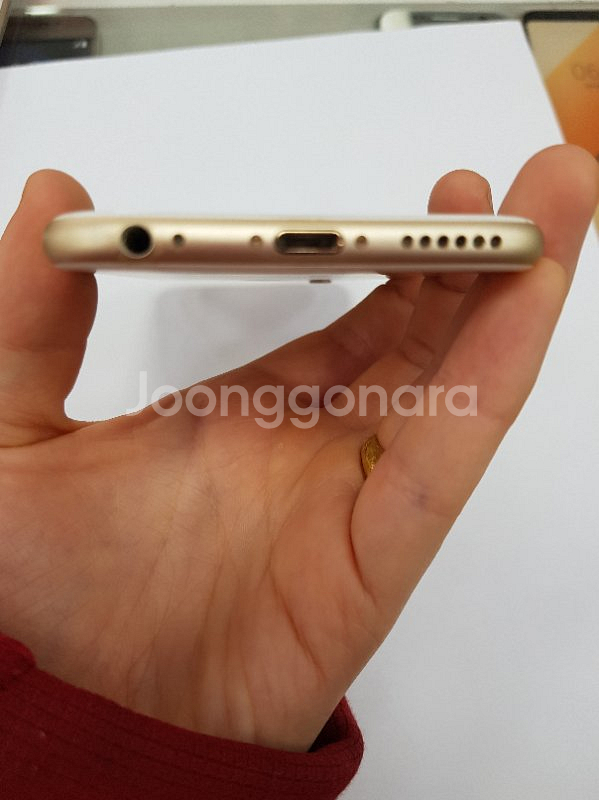 아이폰6S 64GB 300000원에 판매합니다.--5