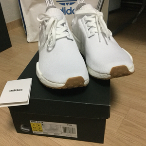 아디다스 nmd r1 pk size 270 화이트