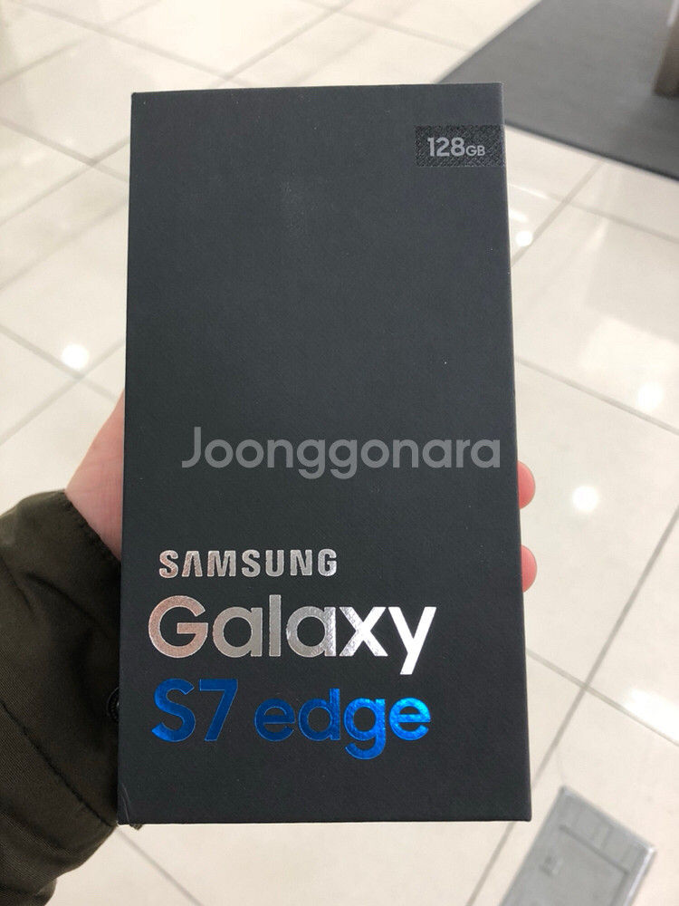갤럭시 s7 엣지 128G 미개봉 판매합니다--0