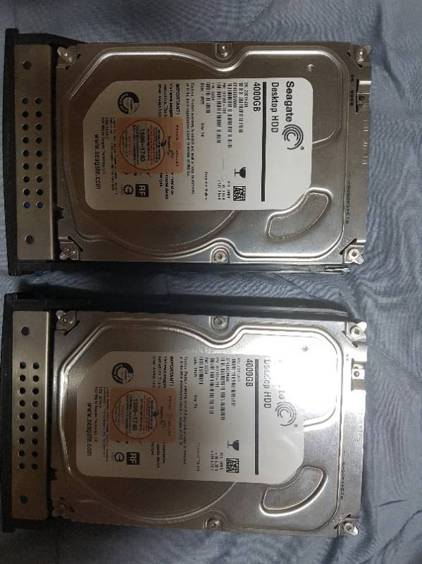 씨게이트 HDD 4T 2장 팝니다--2