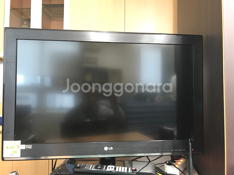 LG LCD TV (32인치/리모콘 포함) 판매합--0
