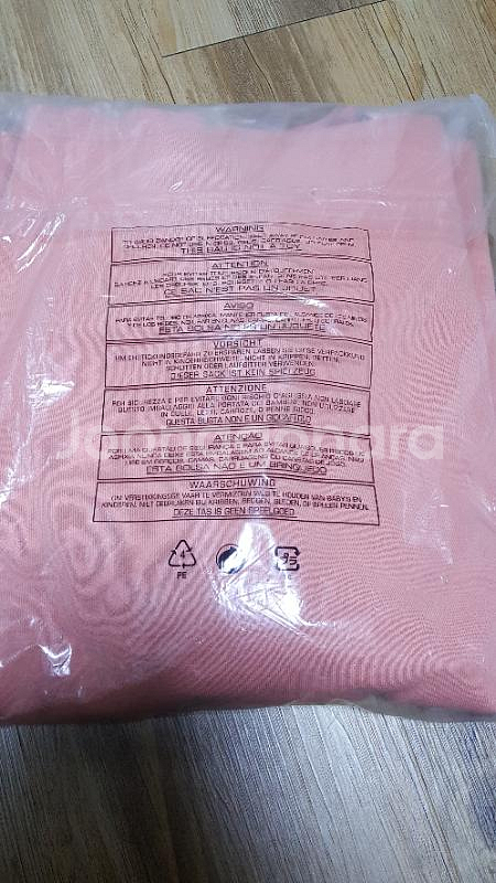 아크네 핑크 로고 맨투맨 정품 L 220000 정--1