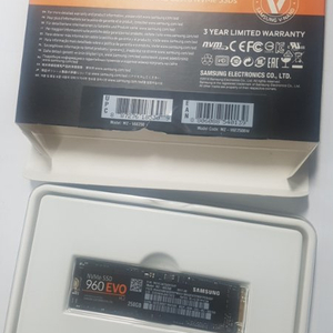 삼성 960 EVO  250GB팝니다.