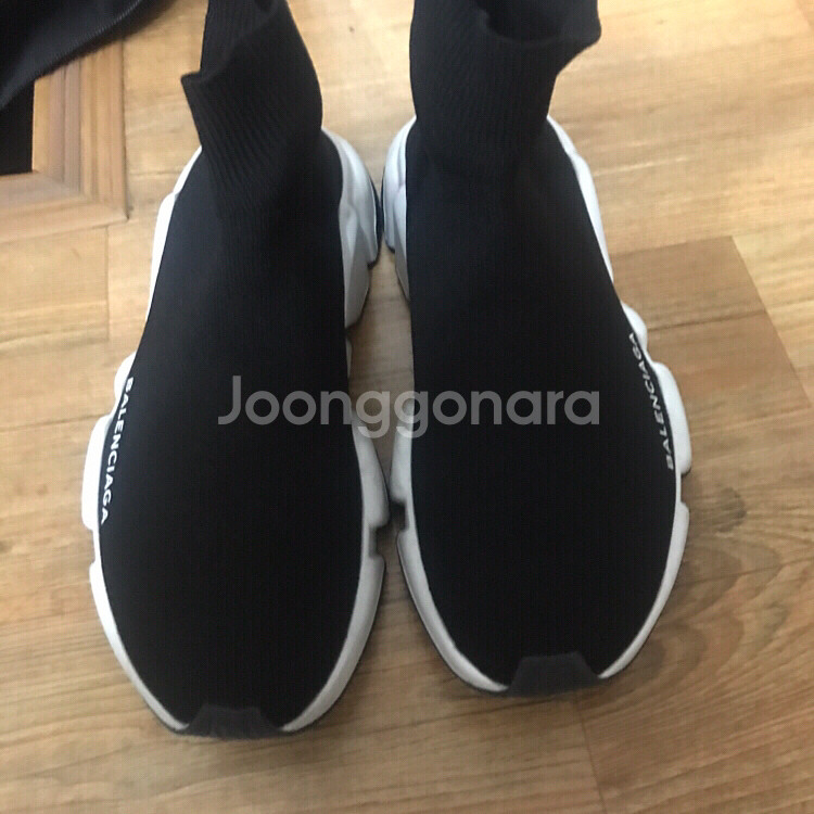 정품 발렌시아가 스피드러너 36--0