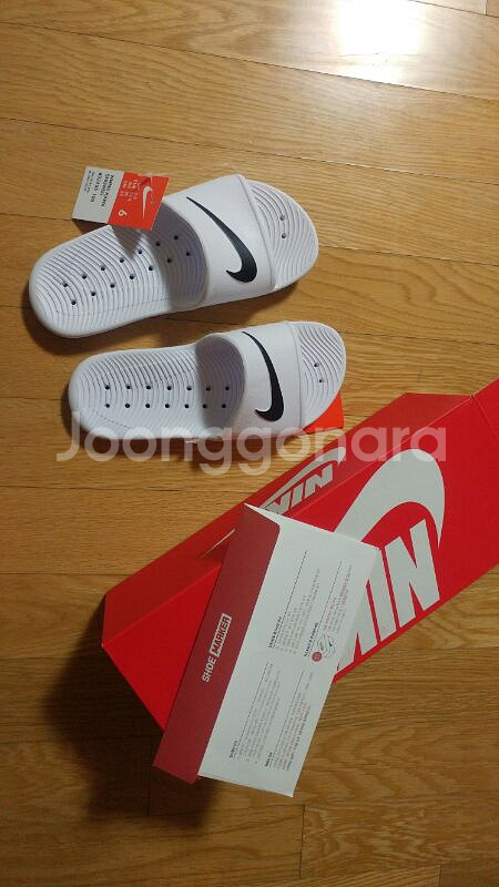 [새상품]나이키 우먼스 카와 샤워 슬리퍼 화이트 --0