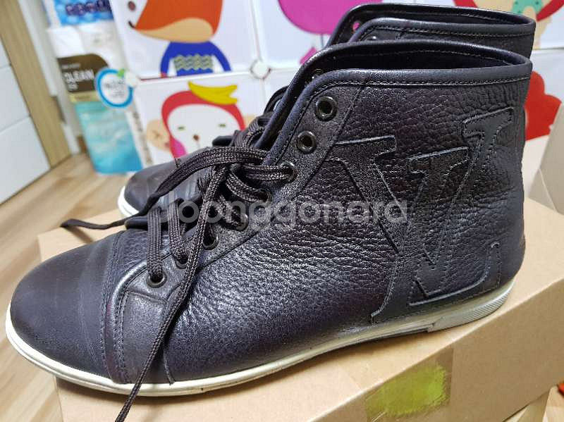 루이비통 가죽 스니커즈  270~A급  청담동 압--2