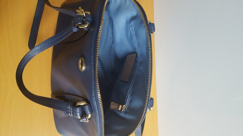 코치 숄더백 싸게 드려요--2