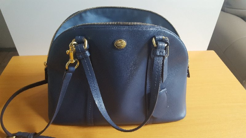 코치 숄더백 싸게 드려요--3