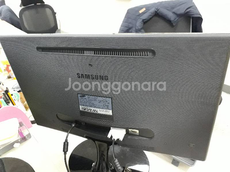 삼성 23인치 LED모니터팝니다--2