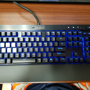 커세어 K70 rux rgb 적축 팝니다