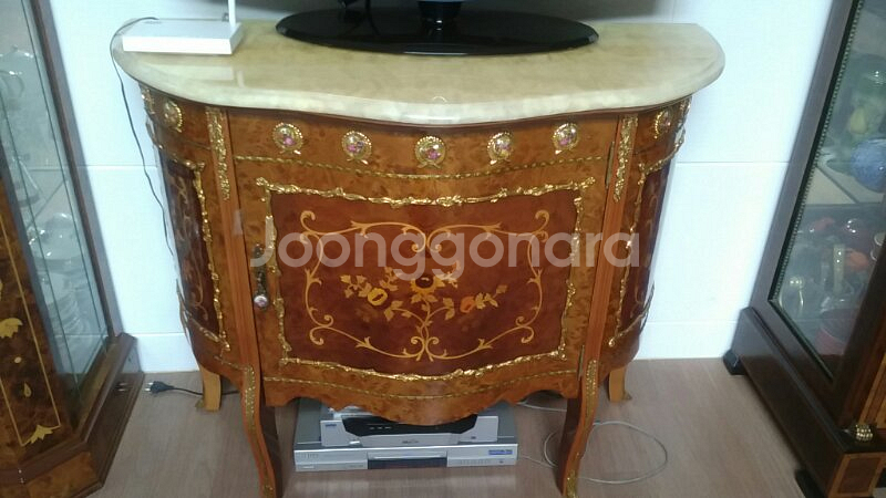 장식장팝니다.--0