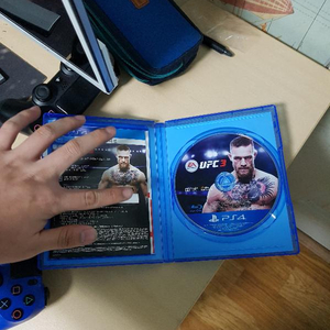 ps4 ufc3 (코드미사용) 택포 49000팔아