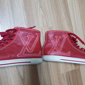 **루이비통 **레드스니커즈**230**A급