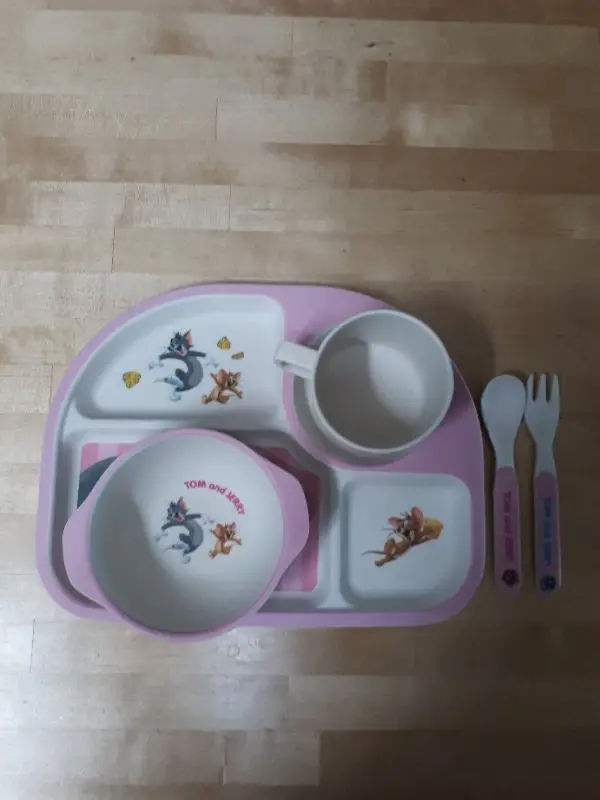 배스킨라빈스 톰과제리 식기 이미지