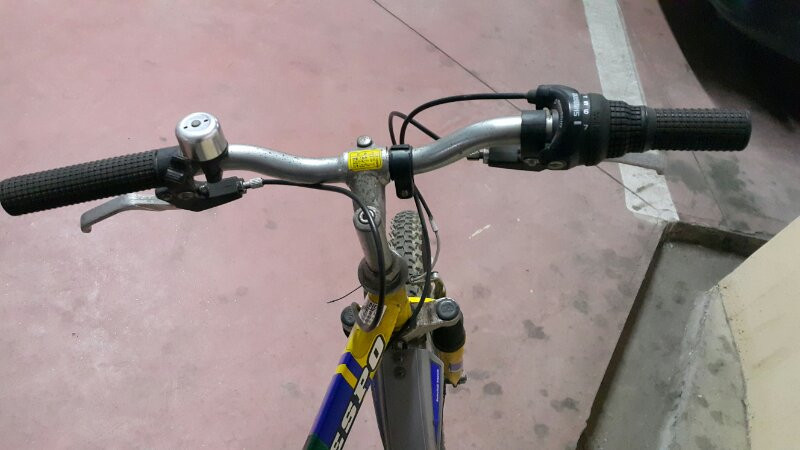 삼천리자전거 22히트 어린이자전거 팝니다.--2