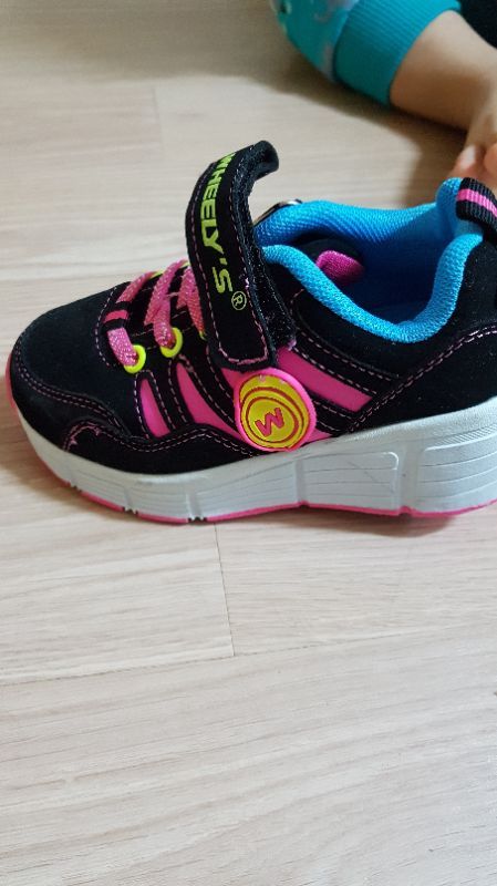 바퀴달리신발--1