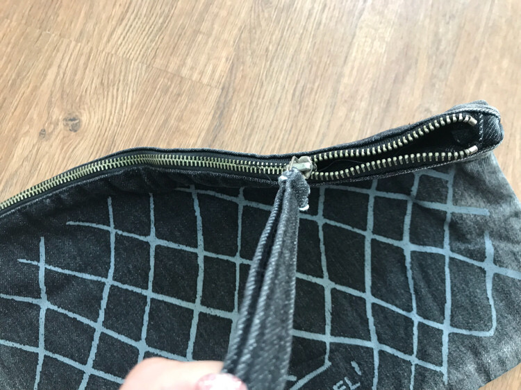 PD 샤넬체크데님클러치🌷--1