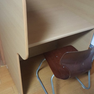 대전 둔산동 독서실책상 의자 2만원