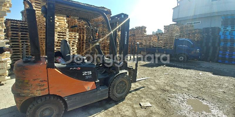 두산지게차 2.5톤 디젤 --3