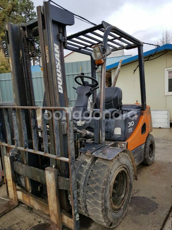 두산 디젤지게차3톤--0